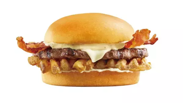 「【冬季限定】トリュフフレーバー/ワカモレチーズのバーガー、ジンジャーブレッド シェイクなど販売【カールスジュニア】」の画像