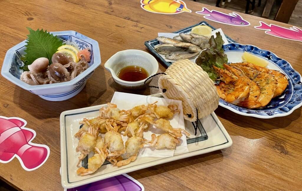 磯丸水産×「海物語」コラボ、限定メニュー8種　「魚群」を豆アジで再現、9月1日から