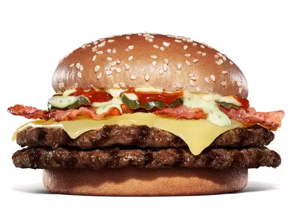 冬の新作「ビッグマウスホワイト」/カマンベールとにんにくが効いたホワイトチーズソース×まろやかなゴーダチーズを使用【バーガーキング】