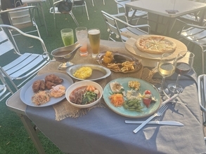 うめだ阪急ビアガーデン「旅する屋上ビアガーデン」を開催、選べるメインと旅するメニューで何度でも楽しめるビアガーデンに