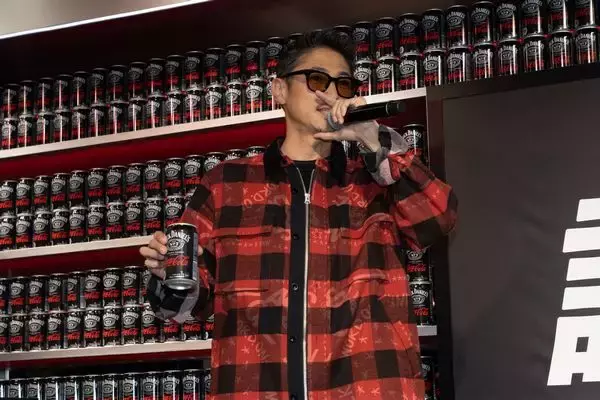 「ZeroBase渋谷「ジャックコーク バー」登場、『ジャックダニエル&コカ･コーラ』試飲、DJパフォーマンス、ミニゲームなど展開、ステッカー配布も/コカ･コーラシステム」の画像