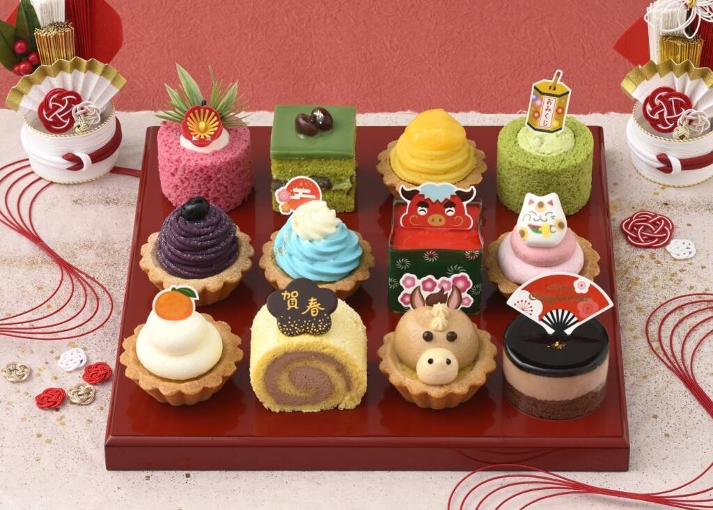 “スイーツ初め”にぴったりな「スイーツおせち」、2026年の干支『午』のケーキ、おみくじ付きケーキの予約受付開始【銀座コージーコーナー】