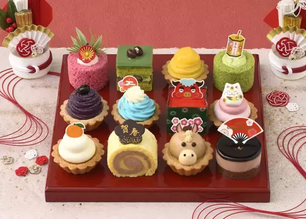 「“スイーツ初め”にぴったりな「スイーツおせち」、2026年の干支『午』のケーキ、おみくじ付きケーキの予約受付開始【銀座コージーコーナー】」の画像