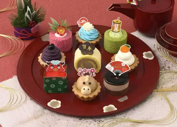 「“スイーツ初め”にぴったりな「スイーツおせち」、2026年の干支『午』のケーキ、おみくじ付きケーキの予約受付開始【銀座コージーコーナー】」の画像