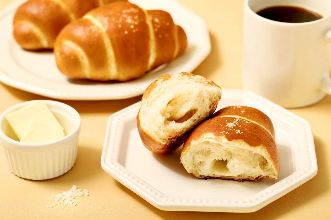 累計960万個販売した人気の「塩パン」から新フレーバー『チョコ塩パン』『プレッツェル塩パン』【ハートブレッドアンティーク】