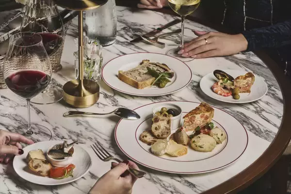 食前のお酒と軽食を楽しむ“アペロ文化”が体験できる「アペタイザー･マルシェ」開始【セント レジス ホテル 大阪】