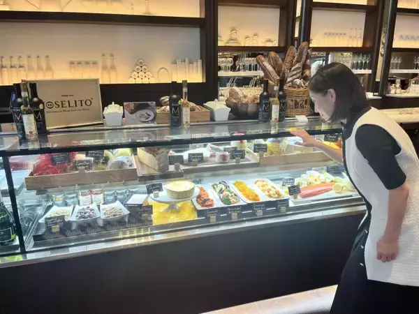 「食前のお酒と軽食を楽しむ“アペロ文化”が体験できる「アペタイザー･マルシェ」開始【セント レジス ホテル 大阪】」の画像