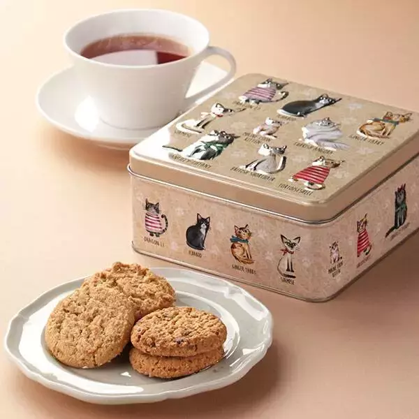 「カルディ「ネコミニ缶」発売、ネコ組飴･ストロベリー風味キャンディ入り、「グランマワイルズ ビスケットアソート」も/猫の日2024」の画像