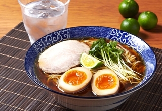 【天下一品】夏季限定「すだち香る あっさり冷やし麺」発売　鳥羽周作シェフが監修