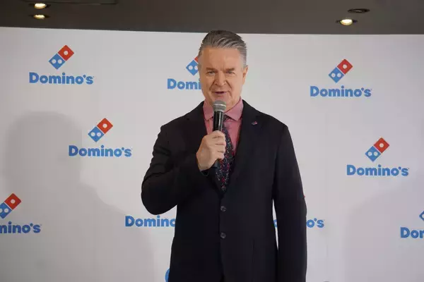 ドミノ・ピザ「安売りブランド」脱却へ　持ち帰り半額終了、チーズ20％増量