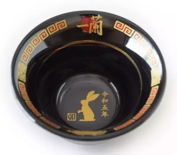 「一蘭祝いさかずき ～卯～」販売スタート、ラーメンどんぶりを“そのまま小さく”、2023干支・うさぎをモチーフに