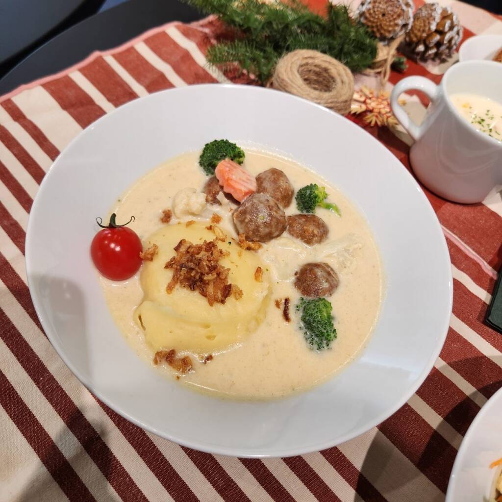 【IKEA】冬の限定メニュー「チキンレッグのコンフィ」「クリームシチュー」など発売、抹茶フェアも開催