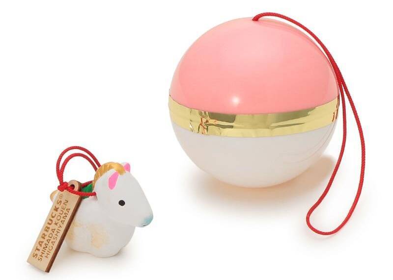 【スタバ】2026年の干支アイテムが加わった「縁起物チャーム」を京都市3店舗で発売