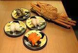 「くら寿司、プレミアム業態の「無添蔵 新宿店」オープン / 北海道朝〆鮮魚を新幹線で当日提供、100店舗構想も」の画像1