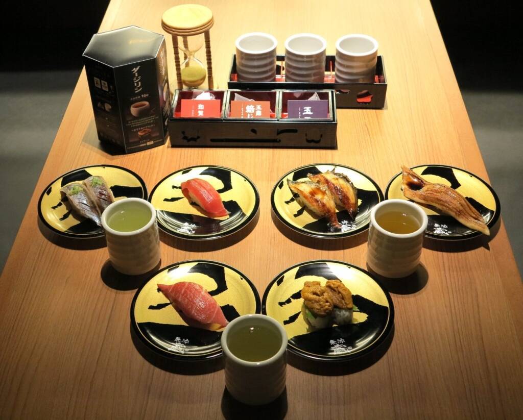 くら寿司、プレミアム業態の「無添蔵 新宿店」オープン / 北海道朝〆鮮魚を新幹線で当日提供、100店舗構想も