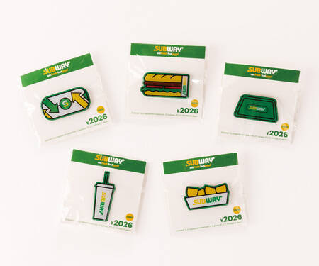 【サブウェイ2026福袋】今年の福袋は「2種類」から選べる、オリジナルニットバッグとピンバッチ、定価以上のサンドイッチチケット入り（数量限定販売）