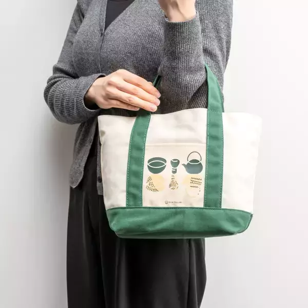 「祇園辻利「迎春福袋2026」2種の一般販売スタート、人気の抹茶菓子&お茶とトートバッグなどをセットに」の画像