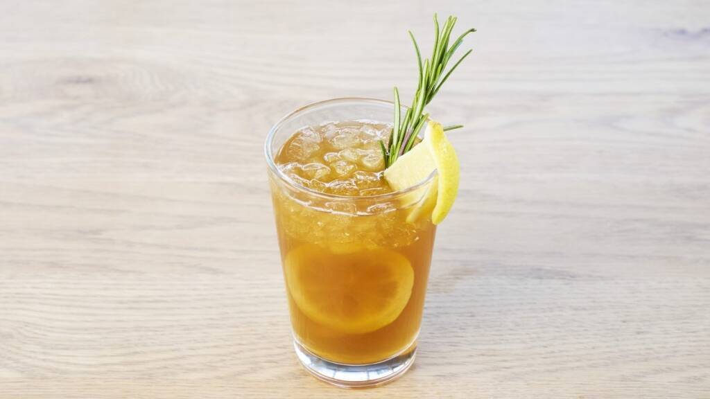 ネスレ日本、黒くないコーヒー「ネスカフェ クーラー」発売 若年層開拓へ