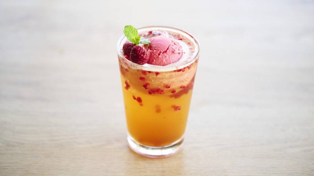 ネスレ日本、黒くないコーヒー「ネスカフェ クーラー」発売 若年層開拓へ