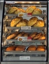 【全品30円引き】1年で約7700万個売れたカレーパンに人気No.1のメロンパンまで…セブンカフェベーカリーが安くなる5日間（セブン-イレブン）