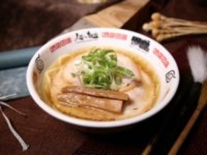 【毎週末50人以上の行列】醤油ラーメンの名店が、アニメ『NARUTO』イメージの限定メニュー“2種”販売