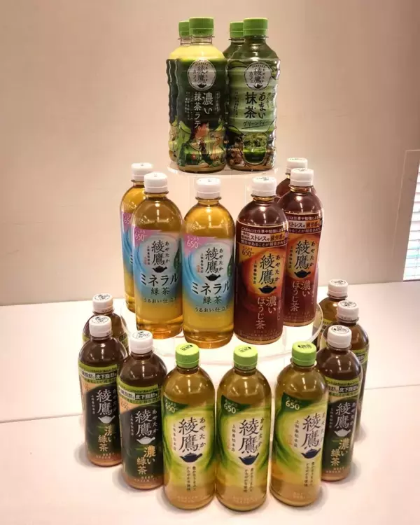 「「綾鷹」史上最高売上達成、機能性ほうじ茶とミネラル緑茶発売へ ブランドアンバサダーに佐藤健/コカ・コーラシステム」の画像