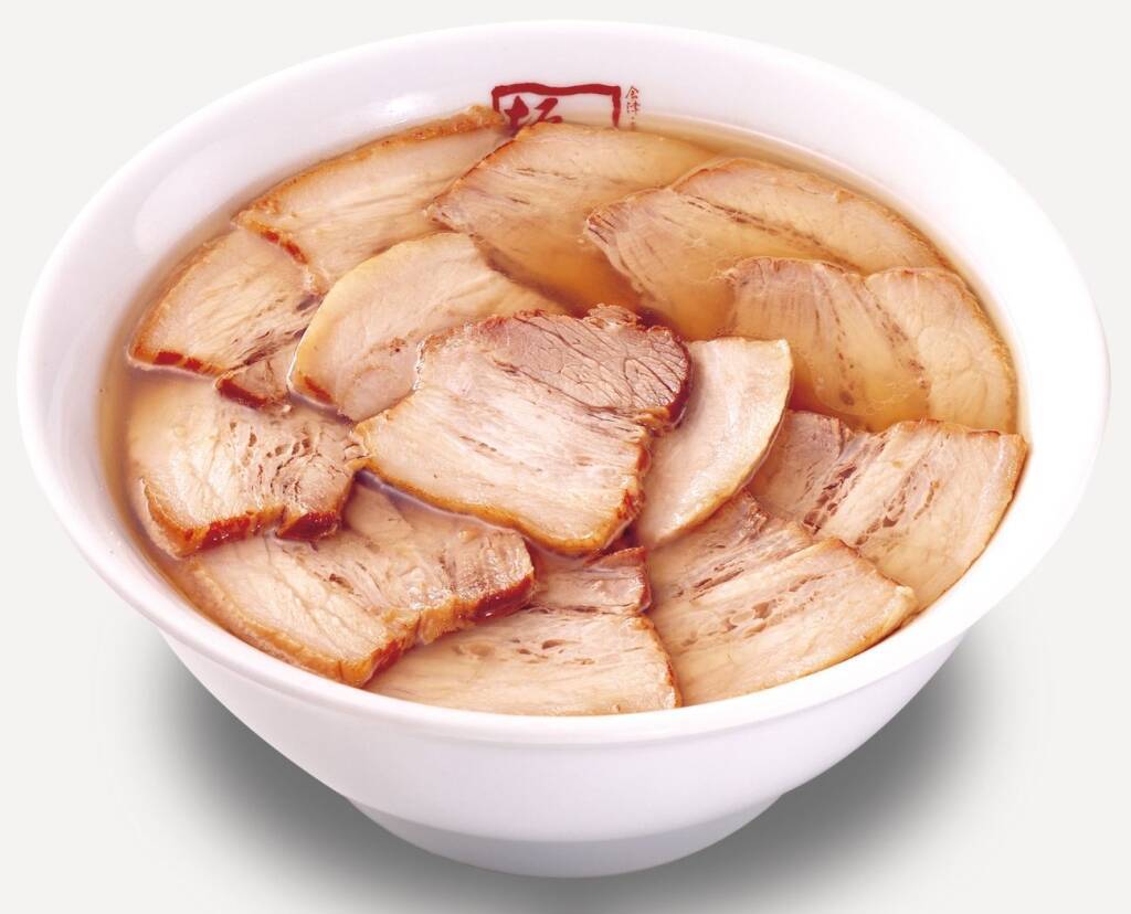 焼豚で麺が見えない…“雑味がない”スープが特徴の「ラーメンチェーン」が新店舗をオープン