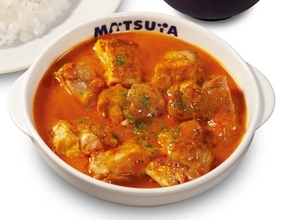 松屋「マッサマンカレー」発売、ココナッツミルク×スパイスのカレーソースに“ごろチキ”をトッピング