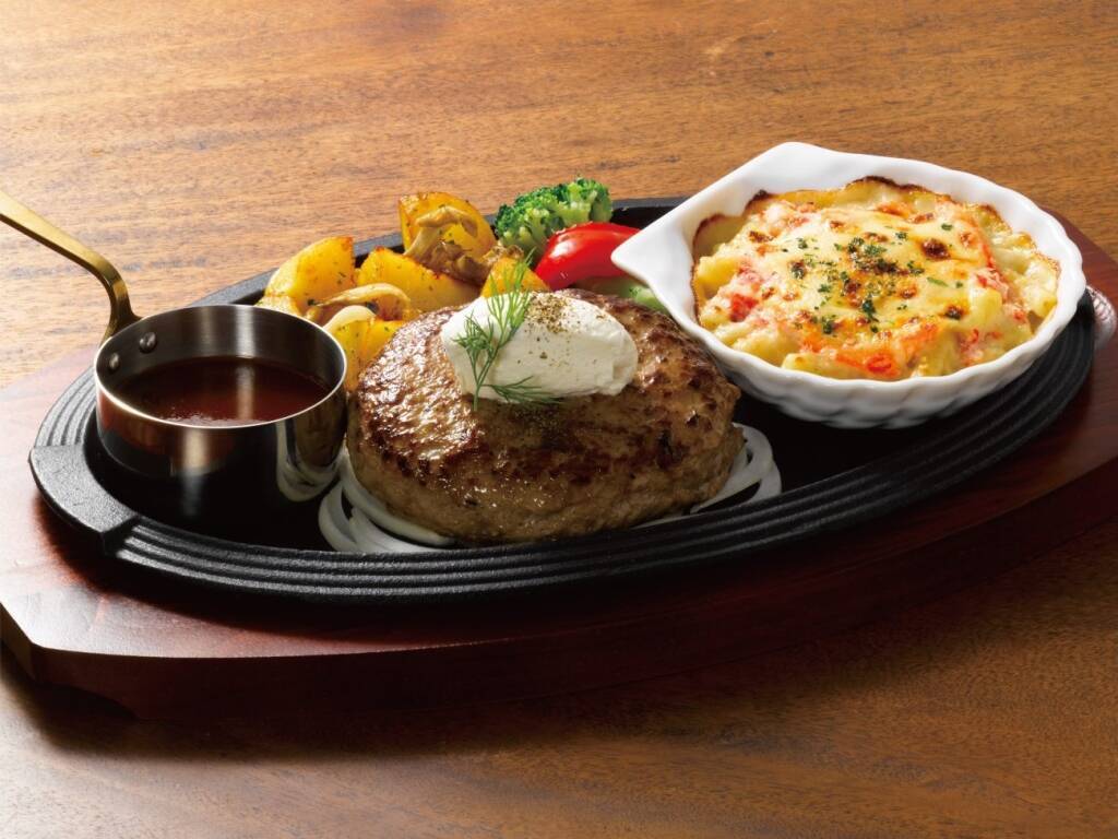 【ロイヤルホスト】冬限定メニュー「225gアンガスサーロインステーキ～国産玉ねぎのペッパーソース～」など発売