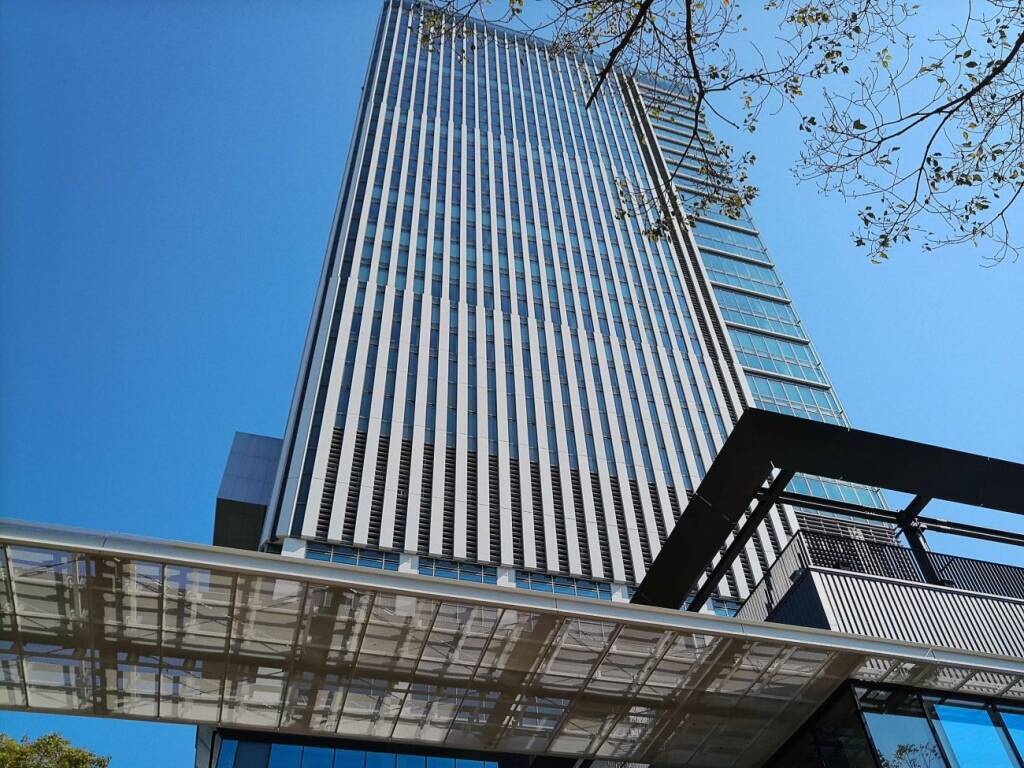 「ベースゲート横浜関内」開業、簡便需要など対応のスーパーや55店舗の飲食店がオープン