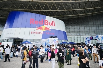 レッドブル、TGS2026でゲーム施策 4日間で1万3504人、最終日は台風で配信に
