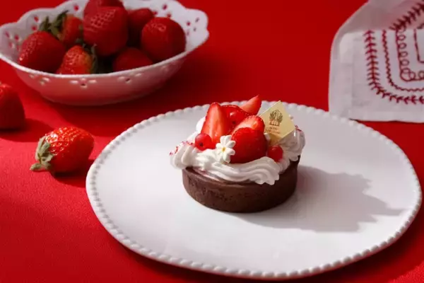 「苺の新作パフェにあまおうのショートケーキ、タルト、ミルフィーユ、ムースまで　期間限定の「苺フェア」が開催」の画像