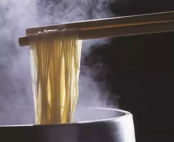 「杵屋、「黒毛和牛の牛肉うどん」を軸に牛肉の量「2倍」で提供するキャンペーン/ 11月29日「いい肉の日」に」の画像