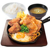 「豚肩ロース、からあげ、うどん、ポテト、たまご…「からやま」から「特製醤油からあげのすきやき盛り定食」が登場」の画像3