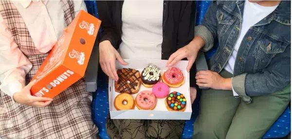 「【国内3号店】LA発のドーナツショップ、東京駅構内にテイクアウト専門店をオープン【ランディーズドーナツ】」の画像