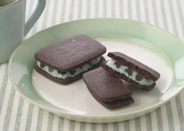 【銀座コージーコーナー】チョコミントスイーツ2品を発売!ミントの清涼感×ほんのりビターなチョコの味わい