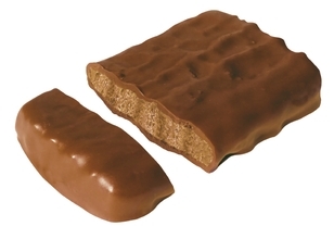 パイとクッキーに黒糖蜜を練り込んだ「ホームパイチョコだらけぶらり日本の旅(沖縄編)」発売【不二家】