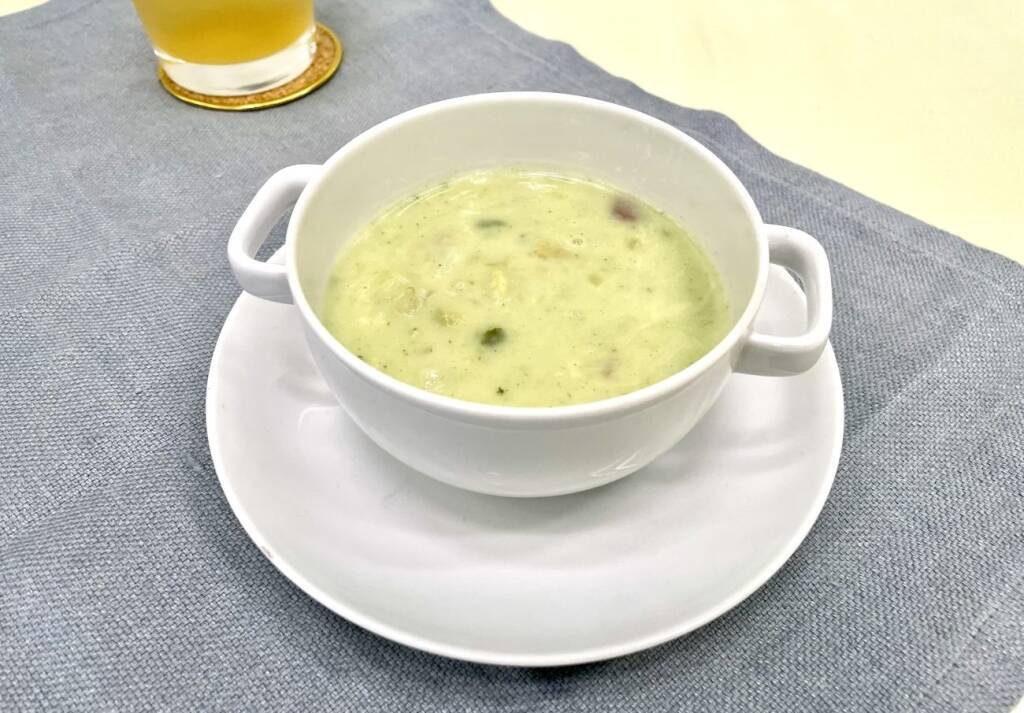 【モスバーガー】890円の「黒毛和牛のダブルチーズバーガー」発売、アボカドバーガーや栗のシェイクも登場 年末年始の“ご褒美需要”に