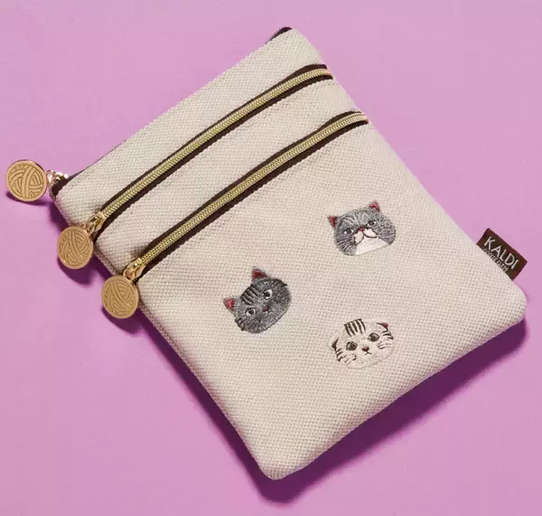 【カルディ】ねこの刺繍入りバッグと紅茶や菓子などをセットに　「ネコの日バッグ」抽選販売