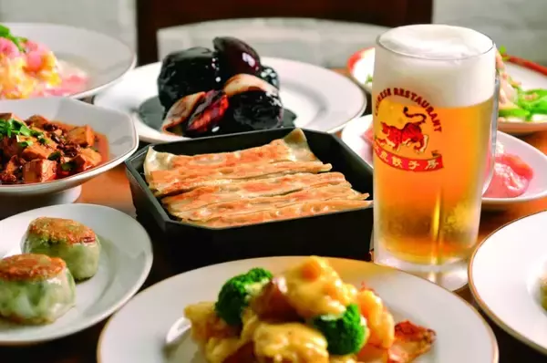 「「紅虎餃子房」30周年記念の福袋、同額クーポンに餃子皿･バッグ付き」の画像