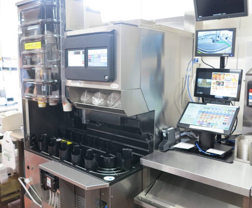 マクドナルド、店舗体験を刷新 “デジタル×人”で売上伸ばす