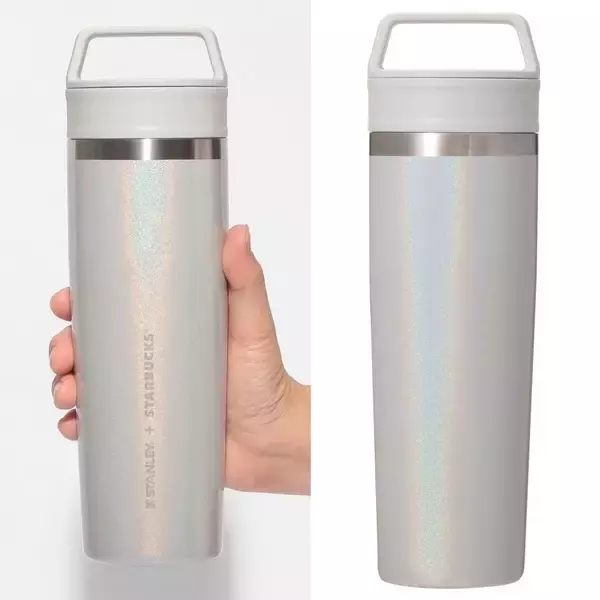 「【スタバ】クリスマスグッズ発売、ホリデー気分が高まるマグカップやボトルを展開」の画像