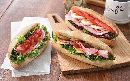 テーブルマーク「匠の大粒たこ焼き」など“外食品位”の商品拡充、冷凍パンは本格「カスクート」/2022年春季業務用新商品