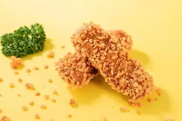 ファミマ「ザクじゃがクリスピーチキン」発売、乾燥ポテト使用の“新感覚”ザクザク衣、うす塩味/ファミリーマート