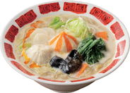【バーミヤン40周年】人気の麻辣湯&麻婆豆腐が“紅白”に　「白い麻辣湯」「白い麻婆豆腐」が登場、ロッテとのコラボスイーツも
