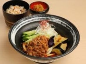 「また食べたい」の要望多数、うどんチェーンでかつて人気を博した「冷しうどん」が待望の復活【期間限定】