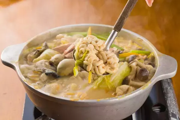 「“バカみたいな”痛風鍋の提供開始　1日の推奨プリン体摂取量を大幅に超える「冬の背徳グルメ」」の画像