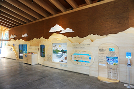 「サントリー天然水」の体験型施設、「北アルプス信濃の森工場」にオープン サントリー食品インターナショナル
