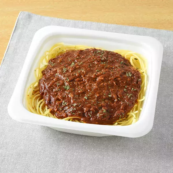 「ファミマ、“新食感”「もちっとパスタ」シリーズ登場/「LA BETTOLA da Ochiai」落合シェフ監修商品など4種を展開」の画像