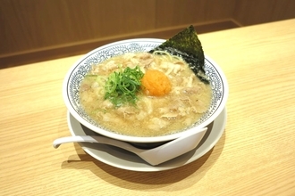 丸源ラーメン、創業25周年で人気メニュー増量祭　チャーシュー無料追加や替え玉1.5倍も